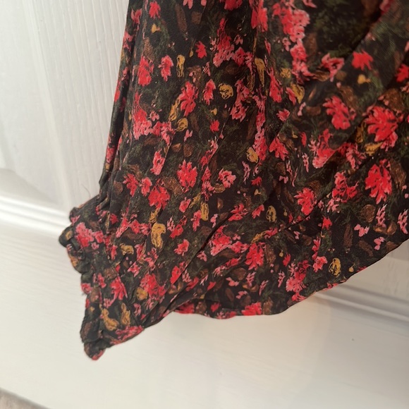 Something Navy floral blouse - Picture 6 of 8